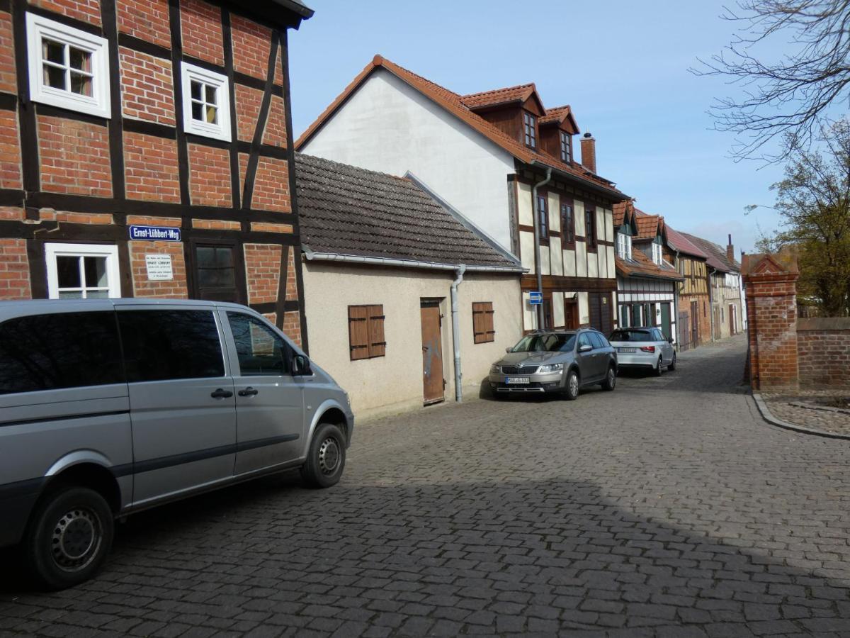 Ferienwohnung Am Schloss Reuterstadt Stavenhagen Exterior foto