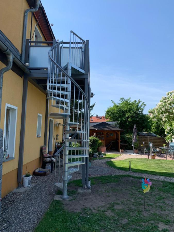 Ferienwohnung Am Schloss Reuterstadt Stavenhagen Exterior foto