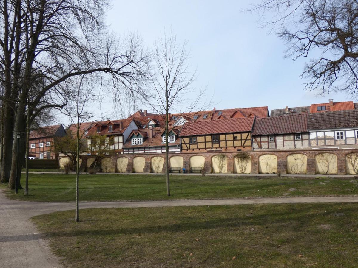 Ferienwohnung Am Schloss Reuterstadt Stavenhagen Exterior foto